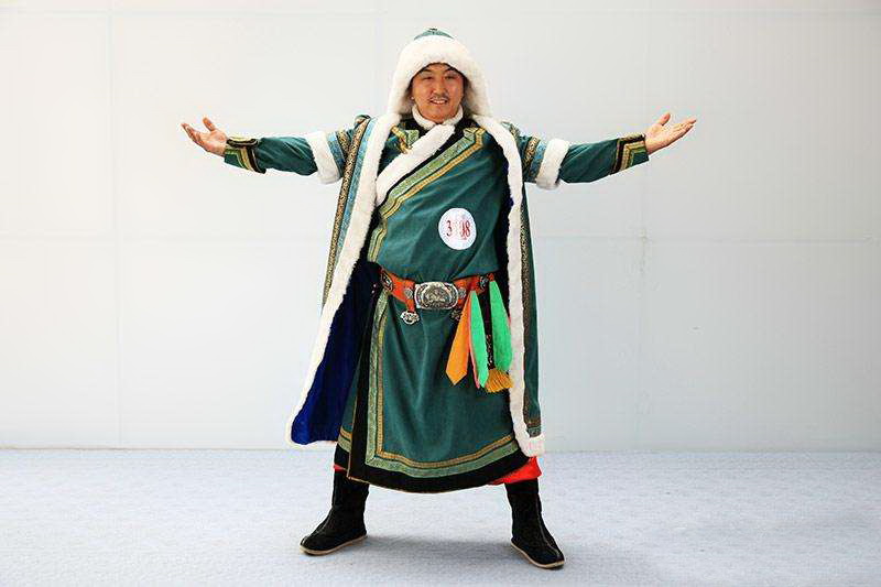 蒙古族服饰穿戴特点是什么?
